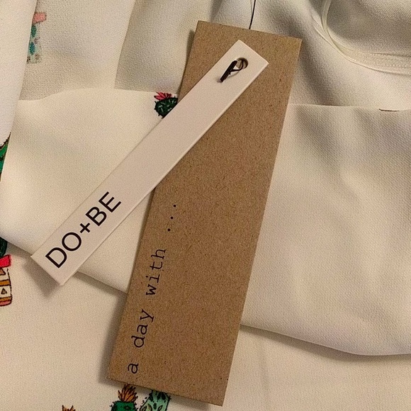 NWT DO + BE Drop Shoulder Top, White w Cactus - Picture 7 of 8